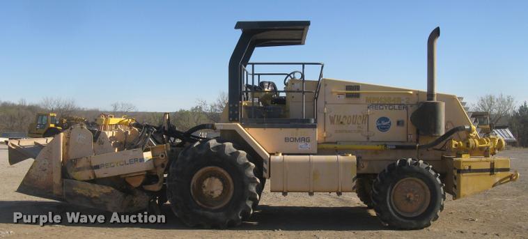 image for item L3975 2006 Bomag MPH364R-2 reclaimer