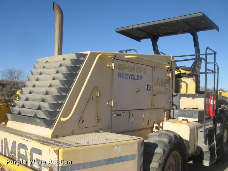 image for item L3975 2006 Bomag MPH364R-2 reclaimer