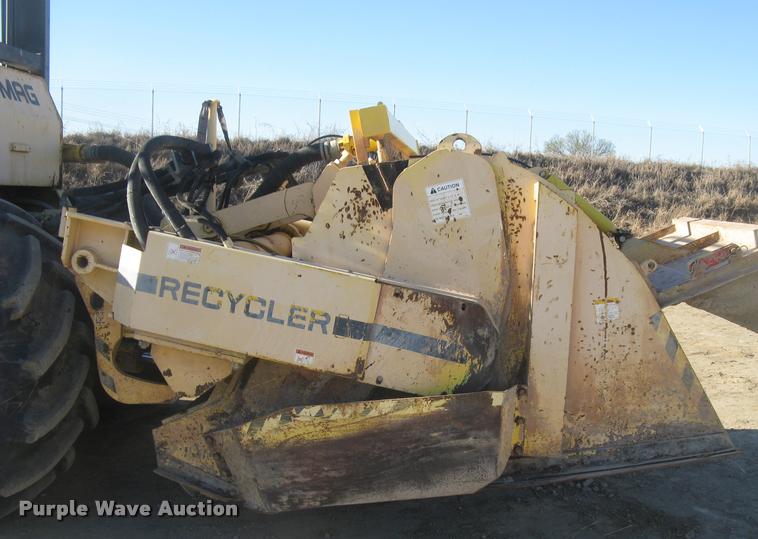 image for item L3975 2006 Bomag MPH364R-2 reclaimer