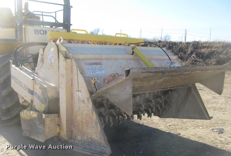 image for item L3975 2006 Bomag MPH364R-2 reclaimer