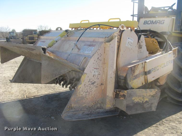 image for item L3975 2006 Bomag MPH364R-2 reclaimer