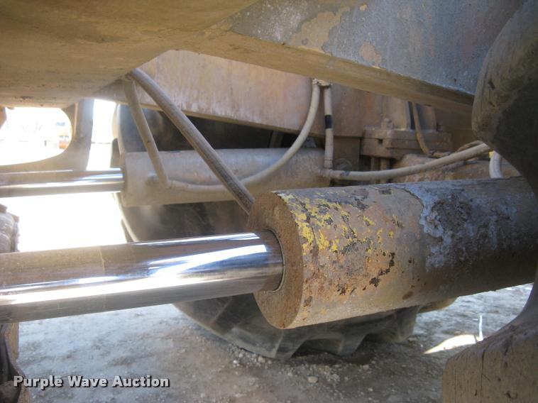 image for item L3975 2006 Bomag MPH364R-2 reclaimer