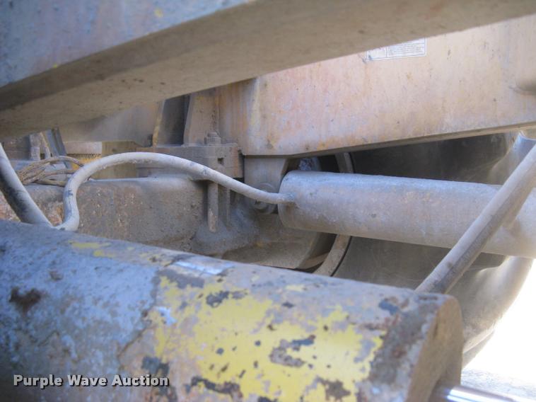 image for item L3975 2006 Bomag MPH364R-2 reclaimer