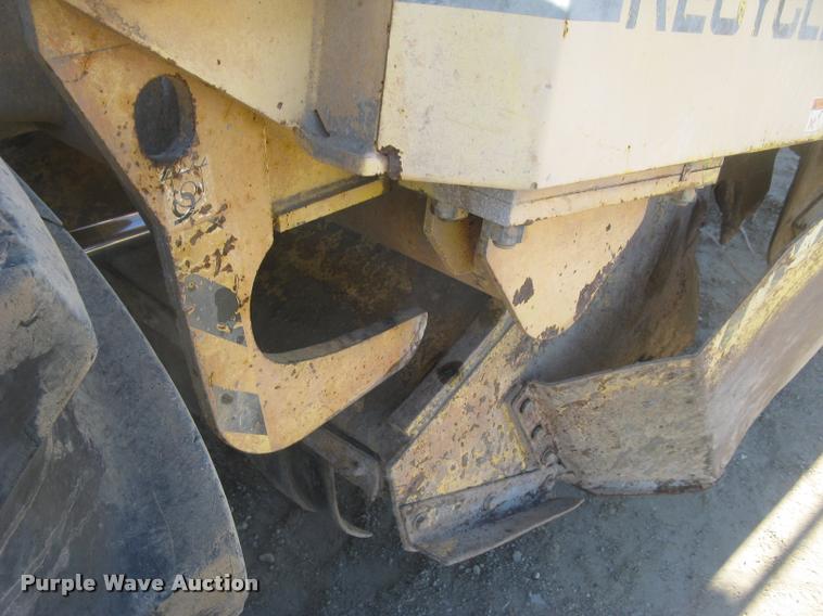 image for item L3975 2006 Bomag MPH364R-2 reclaimer