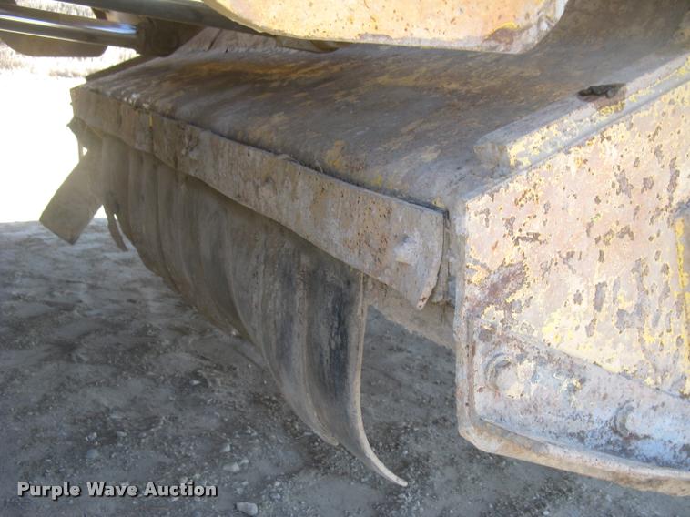 image for item L3975 2006 Bomag MPH364R-2 reclaimer