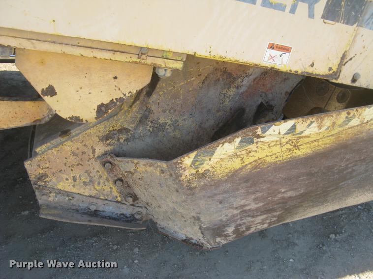 image for item L3975 2006 Bomag MPH364R-2 reclaimer