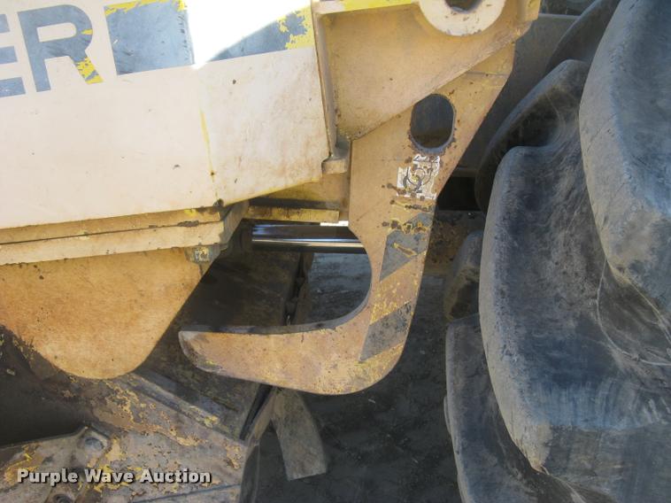 image for item L3975 2006 Bomag MPH364R-2 reclaimer