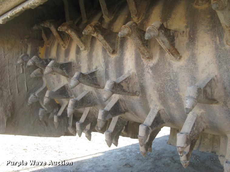 image for item L3975 2006 Bomag MPH364R-2 reclaimer