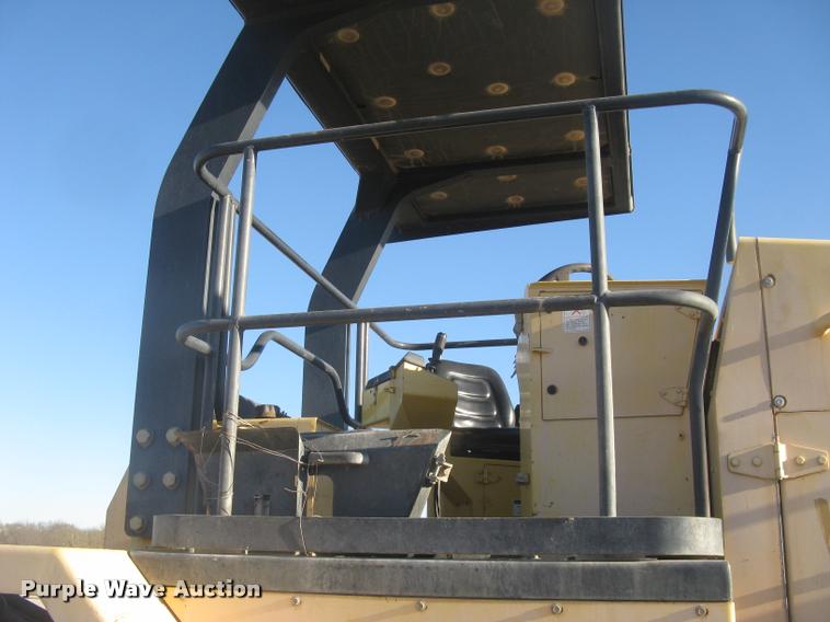 image for item L3975 2006 Bomag MPH364R-2 reclaimer