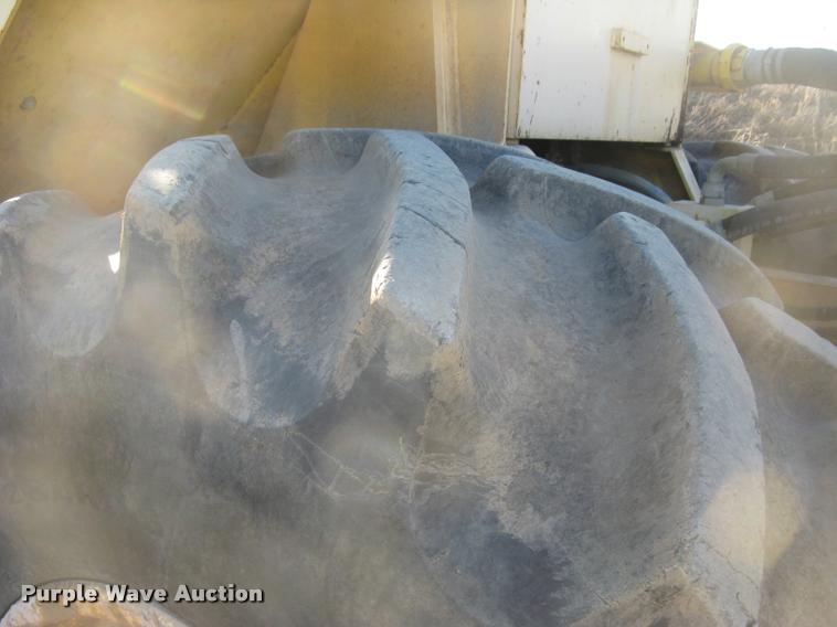 image for item L3975 2006 Bomag MPH364R-2 reclaimer