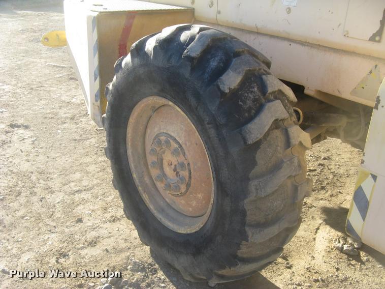 image for item L3975 2006 Bomag MPH364R-2 reclaimer