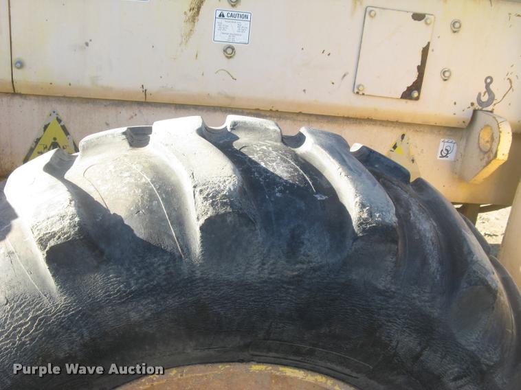 image for item L3975 2006 Bomag MPH364R-2 reclaimer