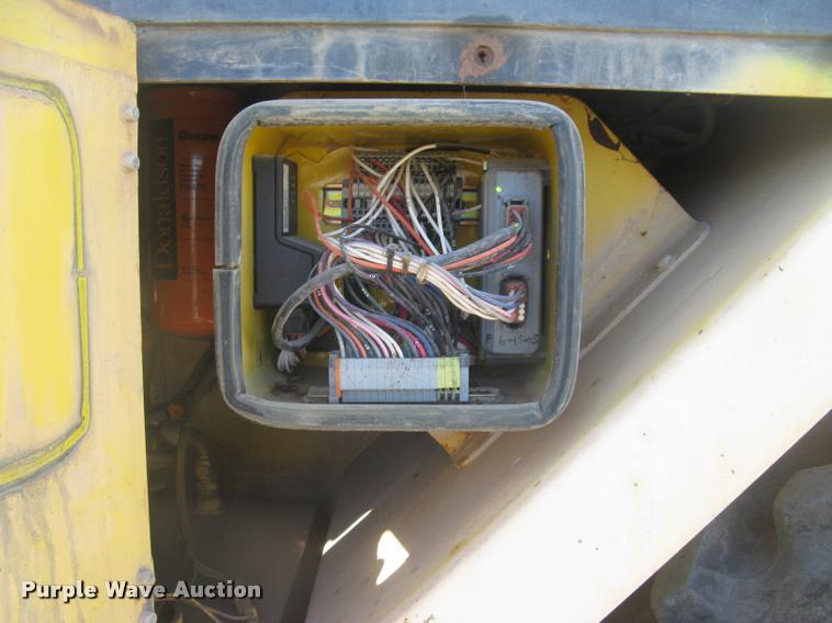 image for item L3975 2006 Bomag MPH364R-2 reclaimer