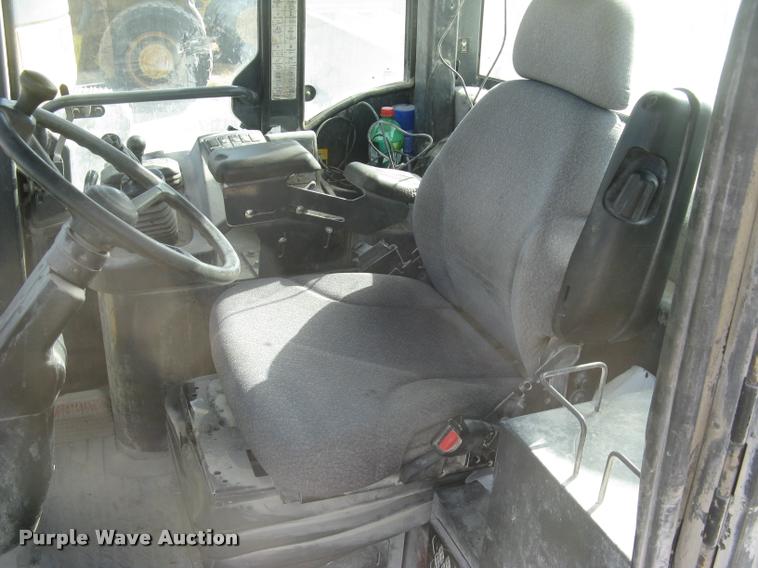 image for item L3976 2007 John Deere 644J wheel loader