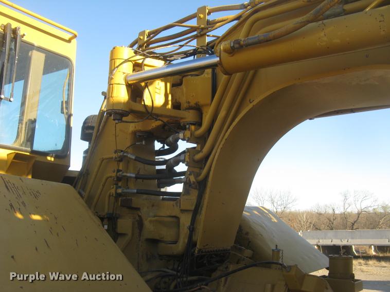 image for item L3977 1995 Caterpillar 615C Series II elevating scraper