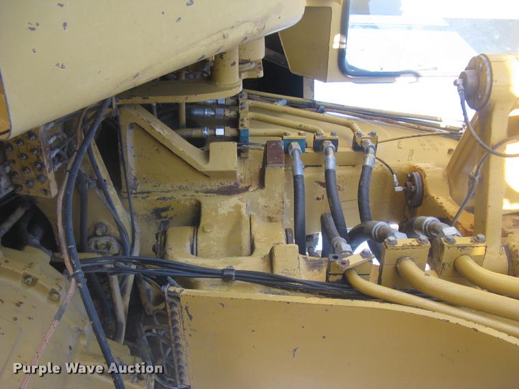 image for item L3977 1995 Caterpillar 615C Series II elevating scraper