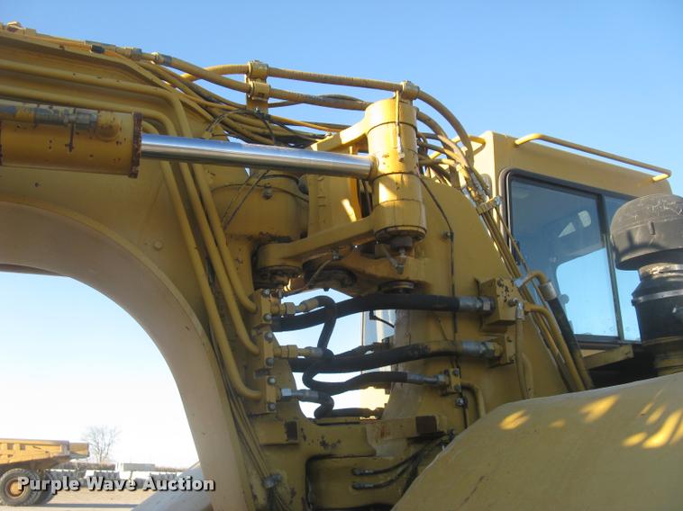 image for item L3977 1995 Caterpillar 615C Series II elevating scraper