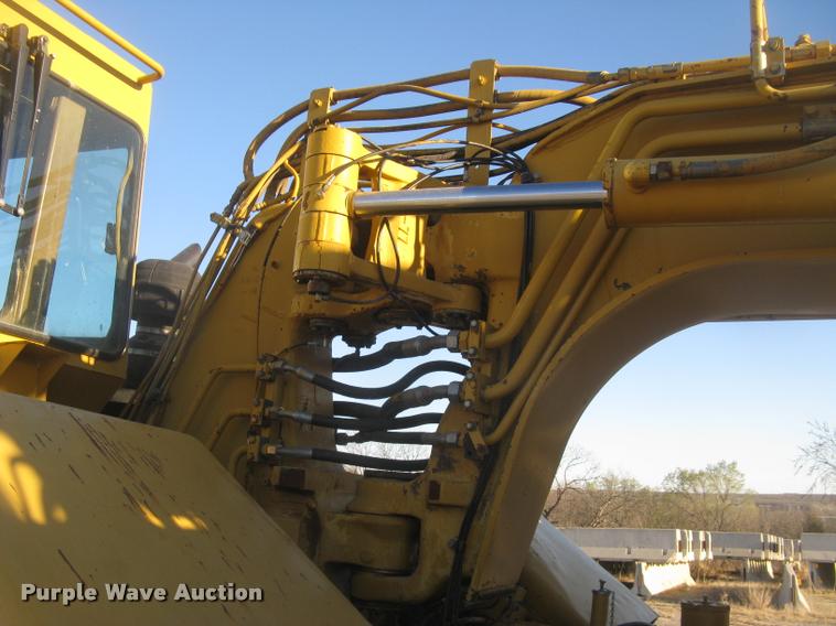 image for item L3977 1995 Caterpillar 615C Series II elevating scraper