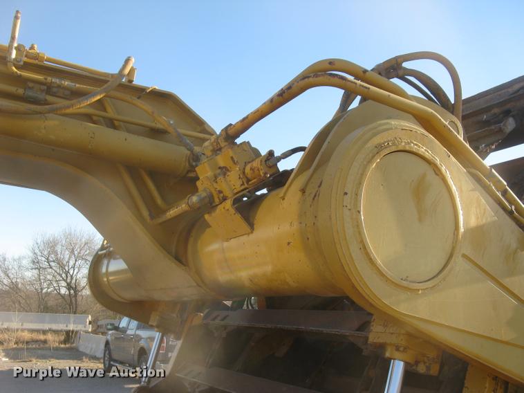 image for item L3977 1995 Caterpillar 615C Series II elevating scraper