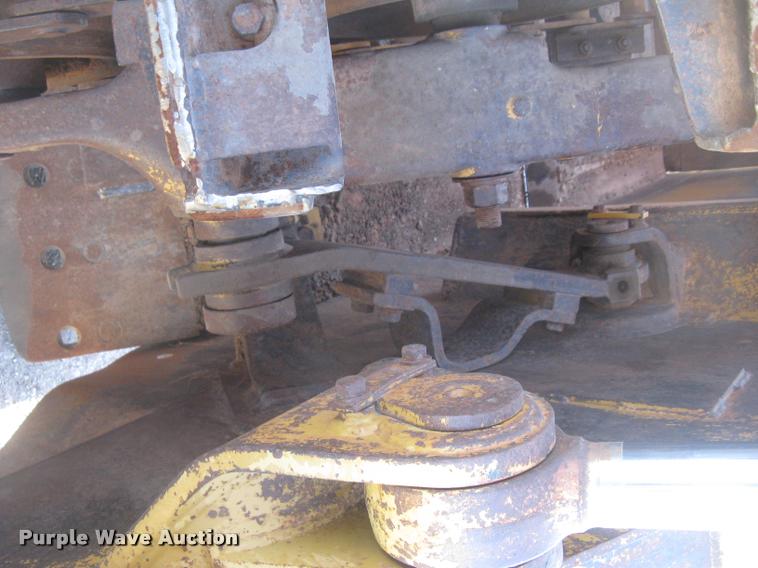 image for item L3977 1995 Caterpillar 615C Series II elevating scraper