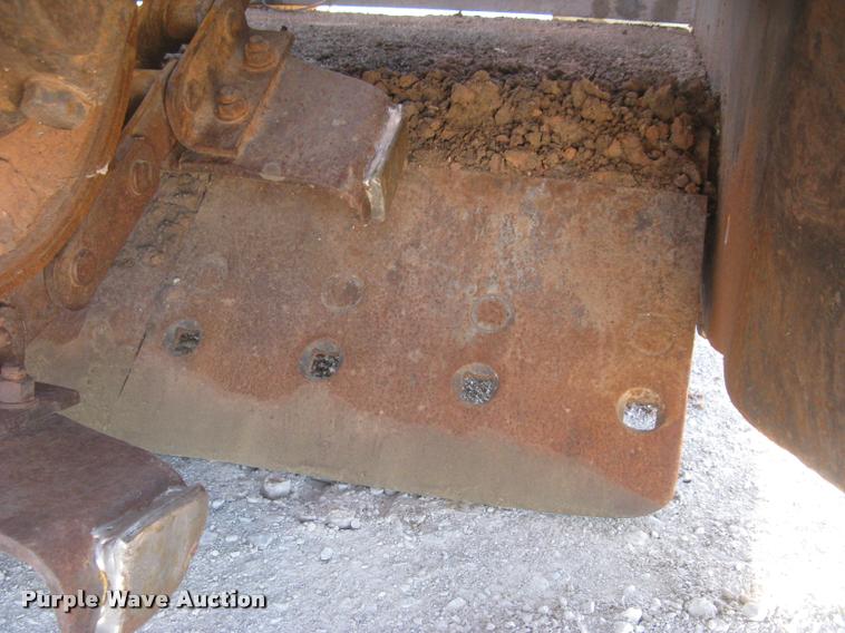 image for item L3977 1995 Caterpillar 615C Series II elevating scraper