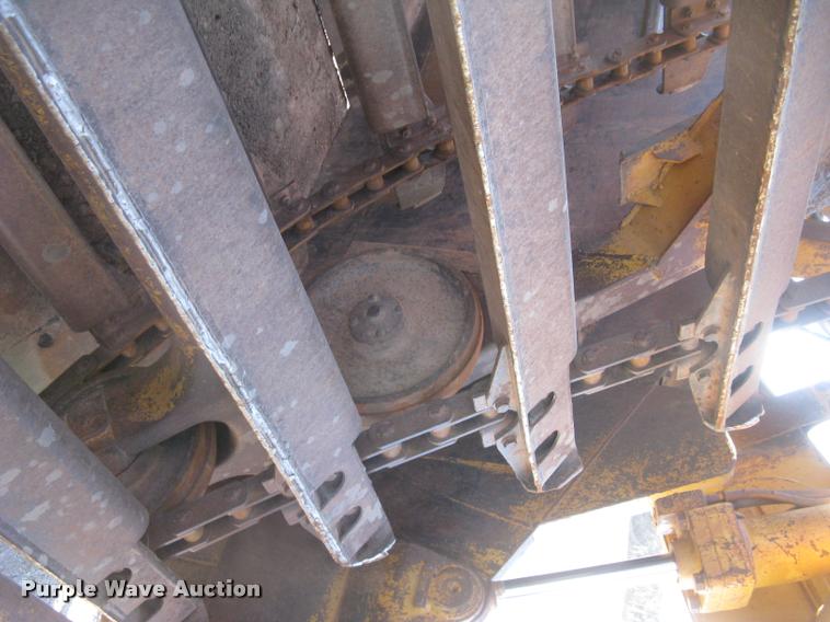 image for item L3977 1995 Caterpillar 615C Series II elevating scraper