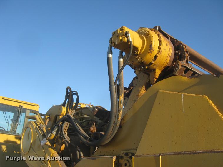 image for item L3977 1995 Caterpillar 615C Series II elevating scraper
