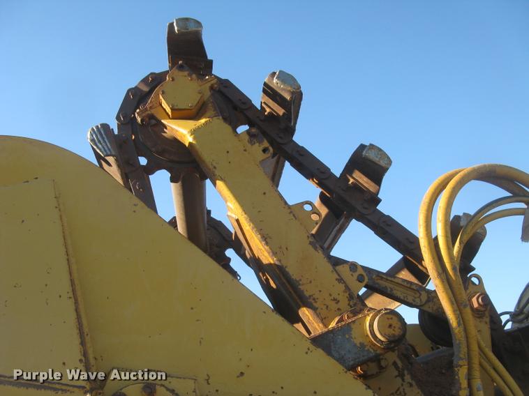 image for item L3977 1995 Caterpillar 615C Series II elevating scraper