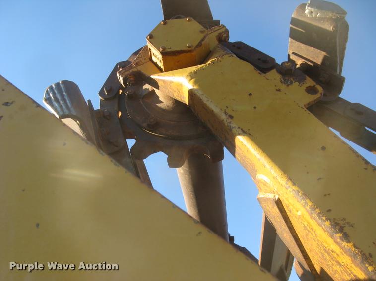 image for item L3977 1995 Caterpillar 615C Series II elevating scraper