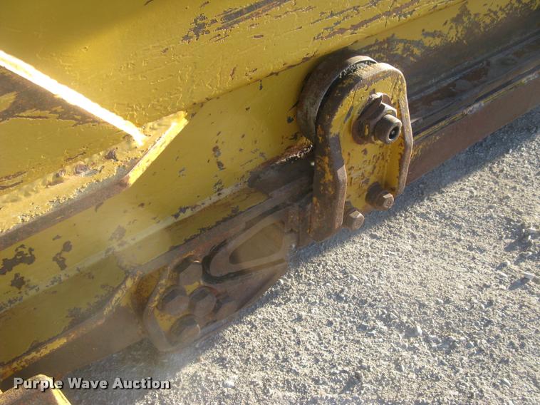 image for item L3977 1995 Caterpillar 615C Series II elevating scraper