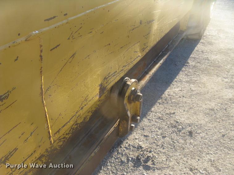 image for item L3977 1995 Caterpillar 615C Series II elevating scraper