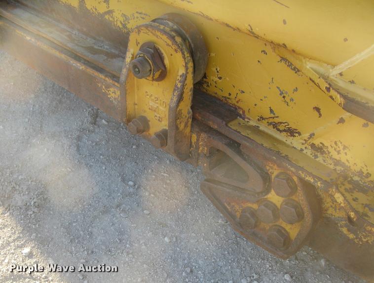 image for item L3977 1995 Caterpillar 615C Series II elevating scraper