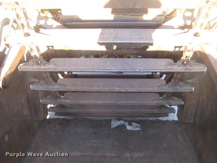 image for item L3977 1995 Caterpillar 615C Series II elevating scraper