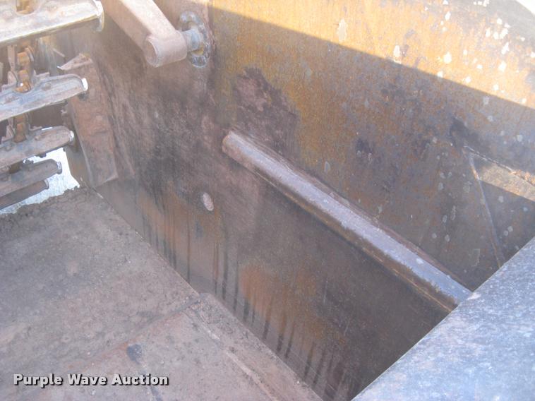 image for item L3977 1995 Caterpillar 615C Series II elevating scraper