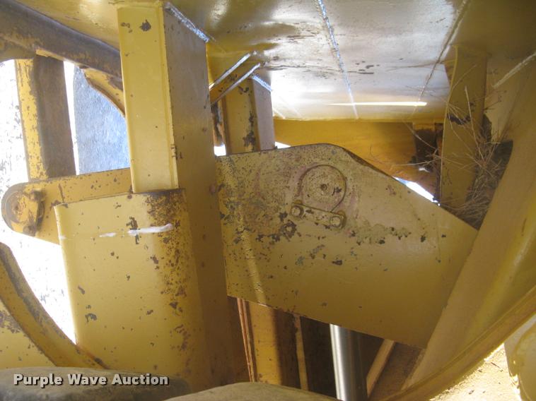 image for item L3977 1995 Caterpillar 615C Series II elevating scraper