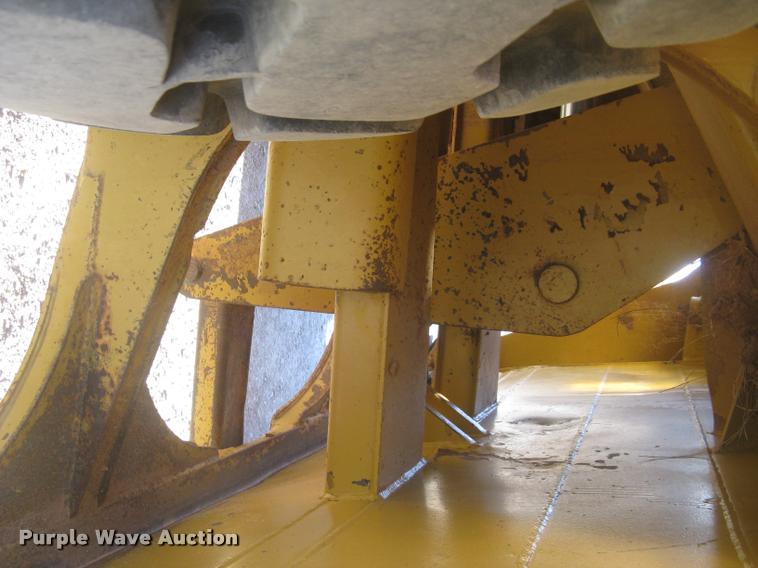 image for item L3977 1995 Caterpillar 615C Series II elevating scraper