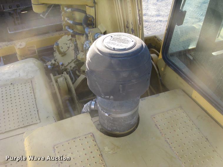 image for item L3977 1995 Caterpillar 615C Series II elevating scraper