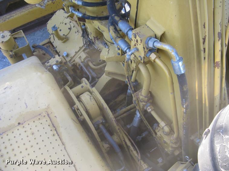 image for item L3977 1995 Caterpillar 615C Series II elevating scraper