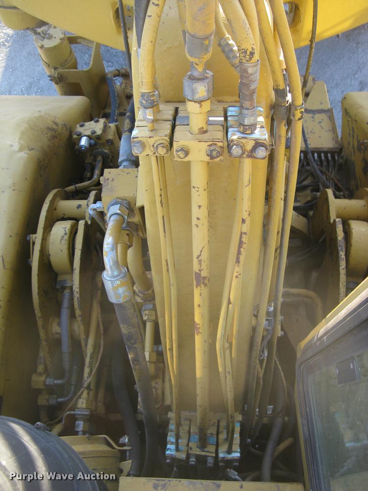 image for item L3977 1995 Caterpillar 615C Series II elevating scraper