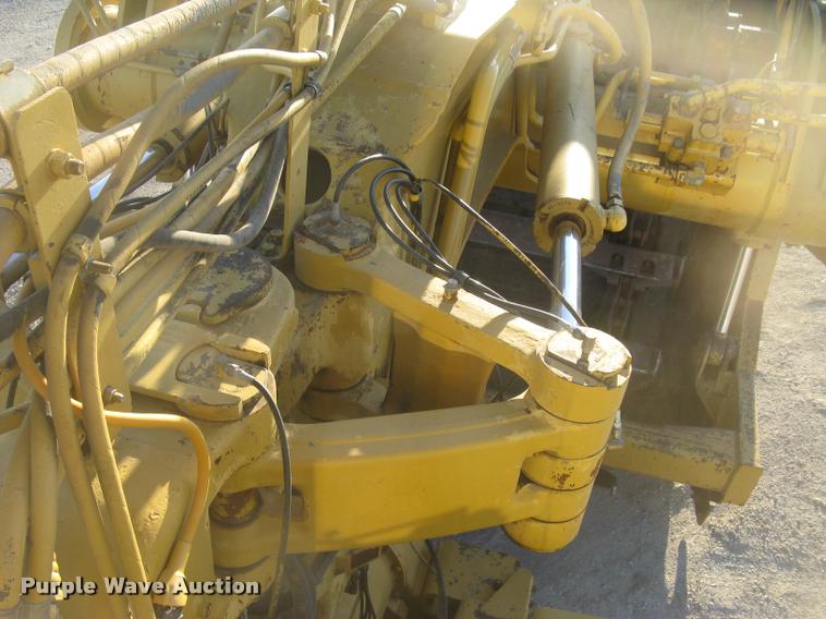 image for item L3977 1995 Caterpillar 615C Series II elevating scraper