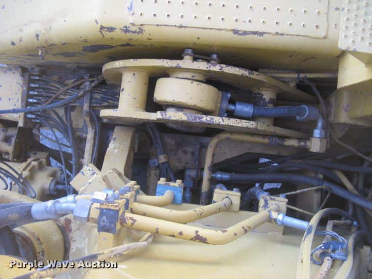 image for item L3977 1995 Caterpillar 615C Series II elevating scraper