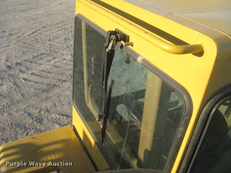 image for item L3977 1995 Caterpillar 615C Series II elevating scraper