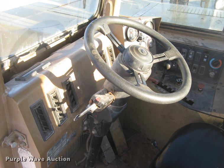 image for item L3977 1995 Caterpillar 615C Series II elevating scraper