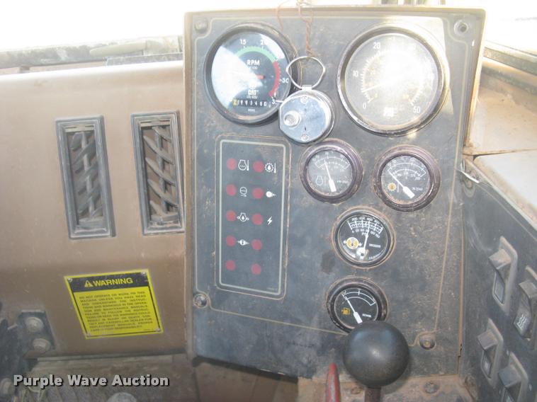 image for item L3977 1995 Caterpillar 615C Series II elevating scraper