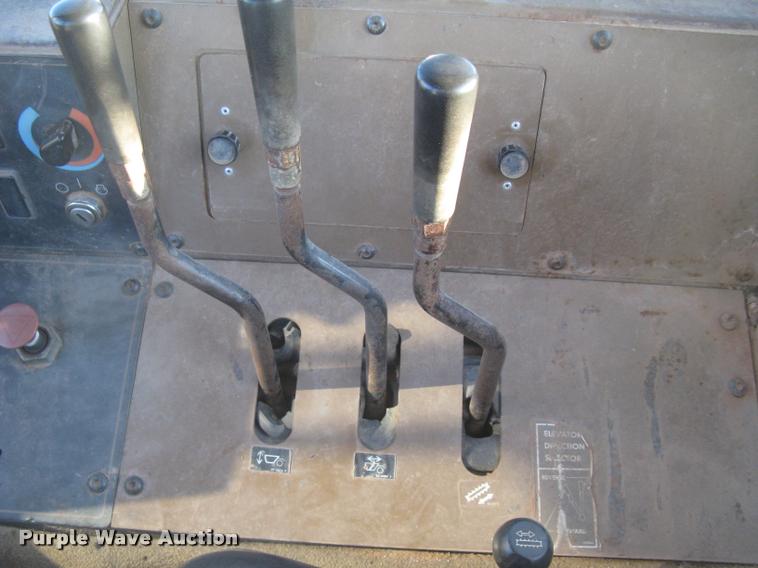 image for item L3977 1995 Caterpillar 615C Series II elevating scraper