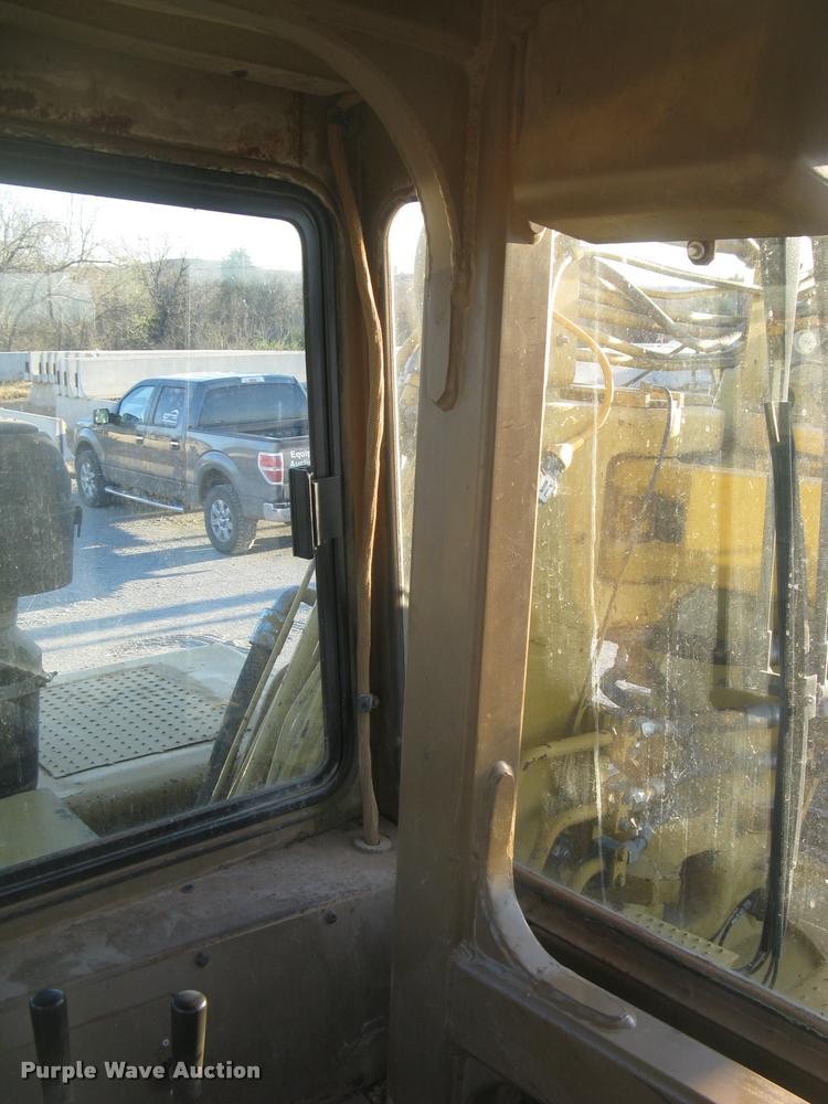 image for item L3977 1995 Caterpillar 615C Series II elevating scraper