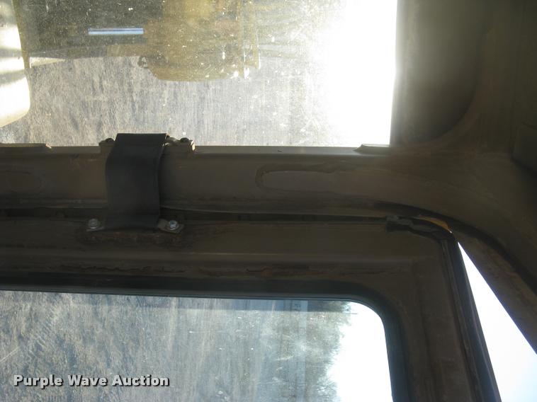 image for item L3977 1995 Caterpillar 615C Series II elevating scraper