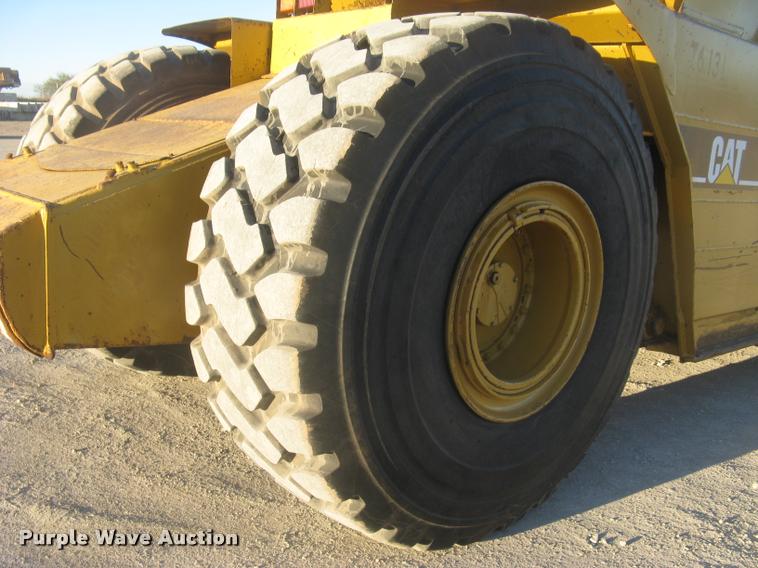 image for item L3977 1995 Caterpillar 615C Series II elevating scraper