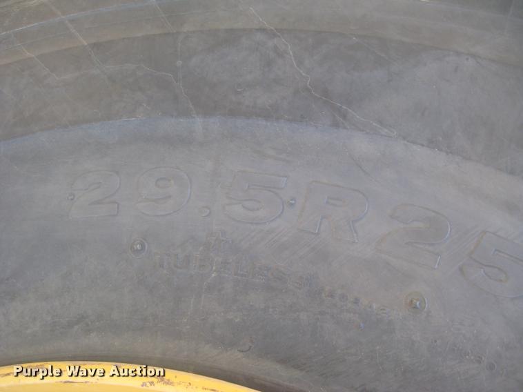 image for item L3977 1995 Caterpillar 615C Series II elevating scraper