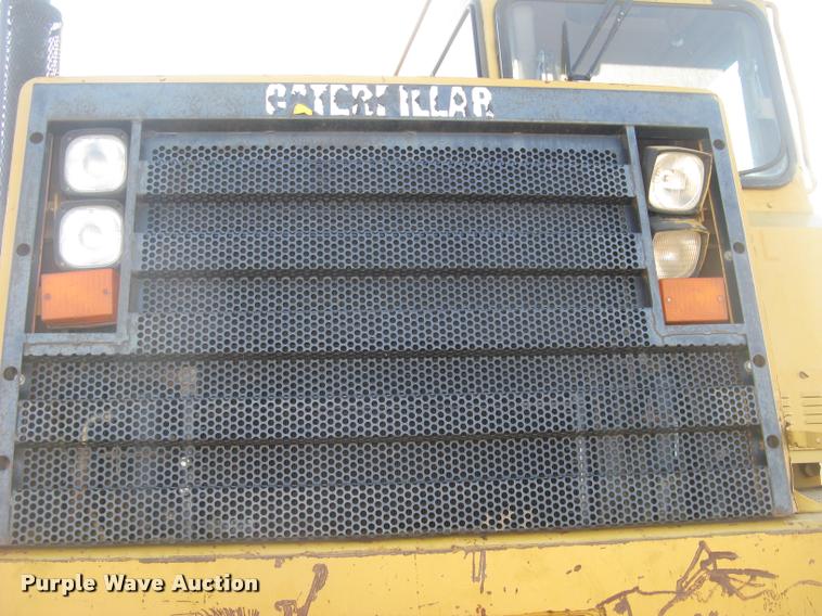 image for item L3977 1995 Caterpillar 615C Series II elevating scraper